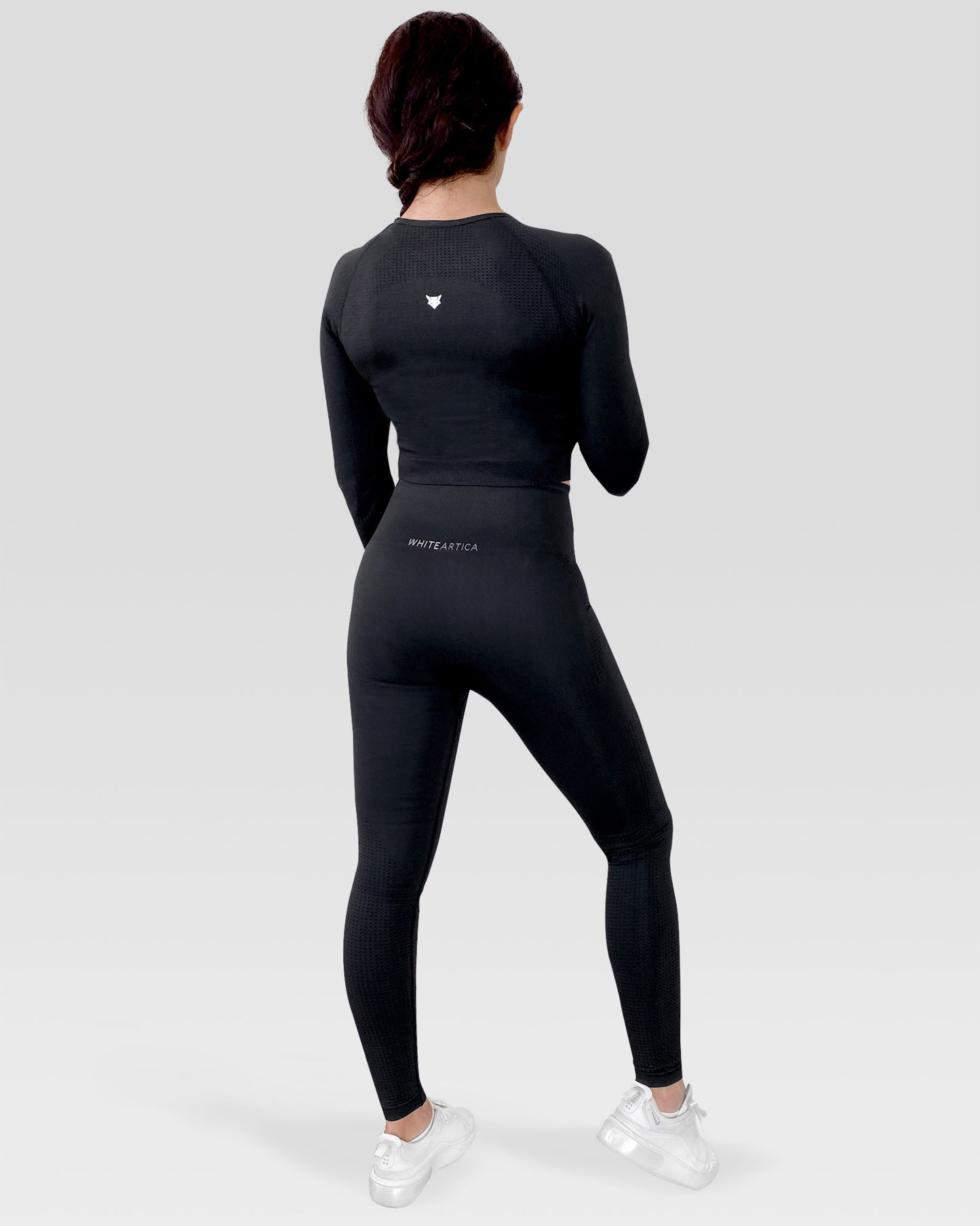 Elite Seamless Long Sleeve Crop Top - Black